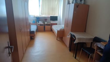 Ubytování Zvoleněves, Komerční objekt
